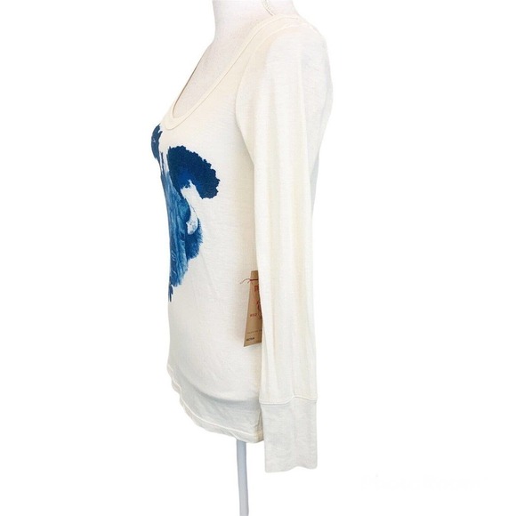 True Religion Long Sleeve Scoop Neck Tee in Winter White NWT Womens XS - Picture 2 of 6